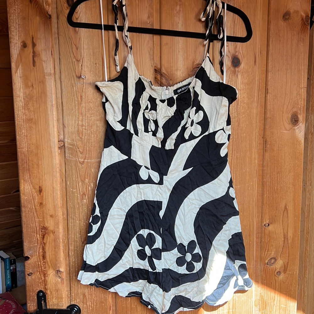 URBAN OUTFITTERS black & cream groovy romper